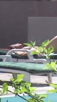 Gagica sexy Aria se alege cu pizda jucată