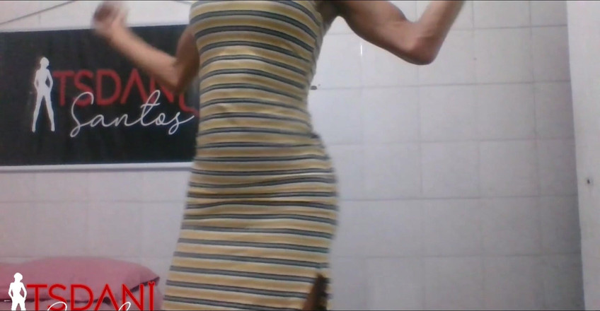 Tsdanisantos1: セクシーで誘惑的なダニエラ・サントスが踊り、そしてオーガズムを迎える。