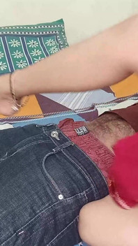 Memek sempit tante seksi india dijilat sama adik iparnya sampai matanya merem melek