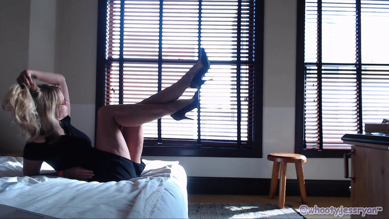 JessRyan: Jess Ryan en el día de hotel de mano libre...