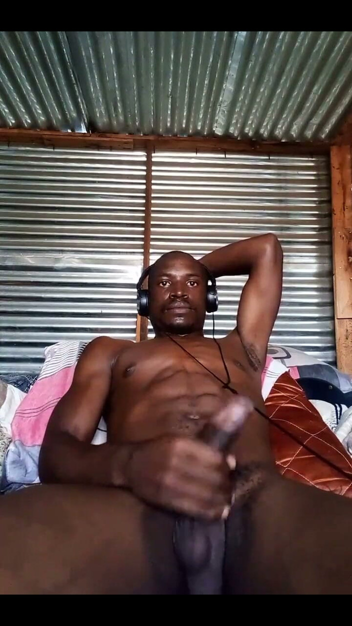 Mr_african: Głaskanie BBC Big Balls Big Cum na mojej ręce