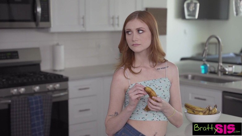 BrattySis: My stepsister is bananas