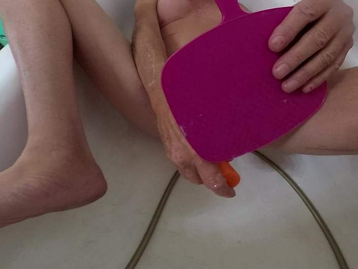 Lizzy Yum VR: Liz young VR 2025 dilate bade-sex-spielzeug 35