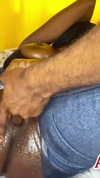 Spuitend als een sexy Aqua Phyna Waterpark babe