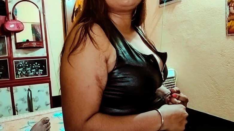 Horny Rose: Pau soando por Rose Bhabi