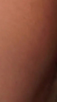 O Fată Neagră Excitată Face Sex Anal Cu O Pulă Albă Uriașă