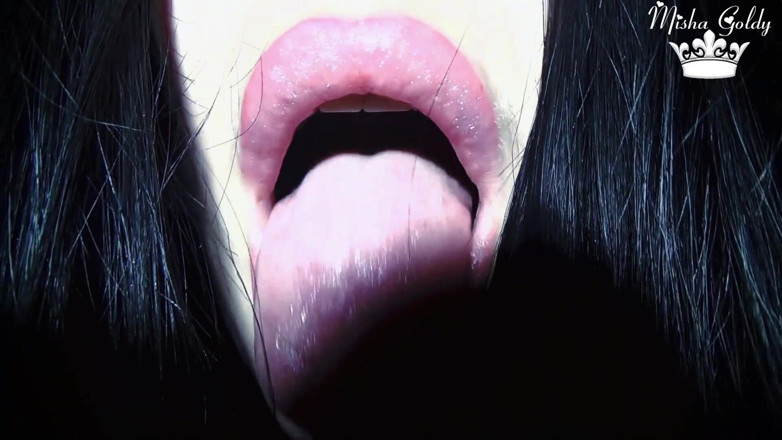 Goddess Misha Goldy: Pancutan mani di dalam tekak penyihir seksi dan ditelan, fetish!