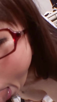 Sexe torride dans une fac japonaise, une prof sexy se fait baiser