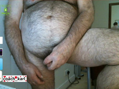 Coach Karl dude lodge: Тренер Карл насолоджується сайтами в Лондоні 2019-10-27