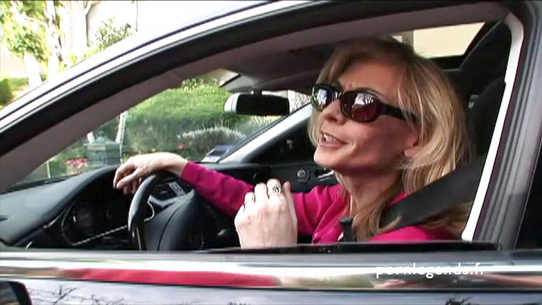 Estelle and Friends: Nina Hartley dieksplodasi oleh zakar hitam besar