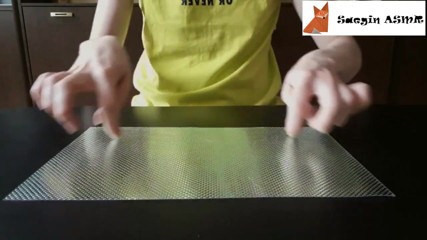 Saegin: 1[ASMR] Scratching textured sheets (no talking)