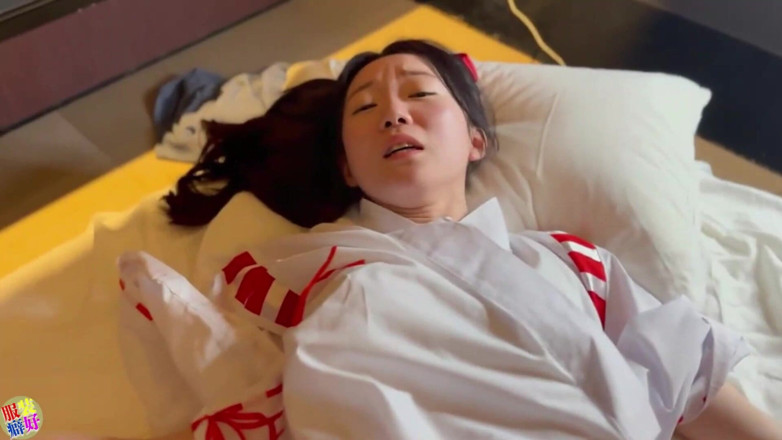 J-Girls Club: Un'ora incantata trascorsa con una Miko autentica