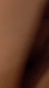 Blond MILF slampa bjuder in en tapp för en ångande badkarsförförelse och djupt knull