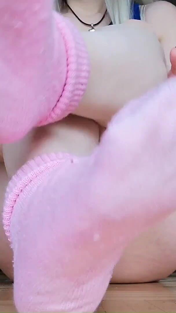 Addicted to Soles and Wool Socks (Raven Big Ass) Addicted to Soles and Wool Socks (Raven Big Ass)