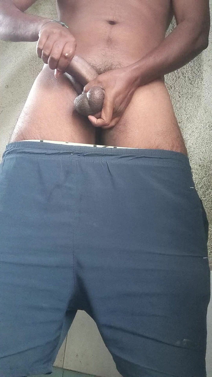 Needajob: Suce mon gros mec à pénis, quelqu’un