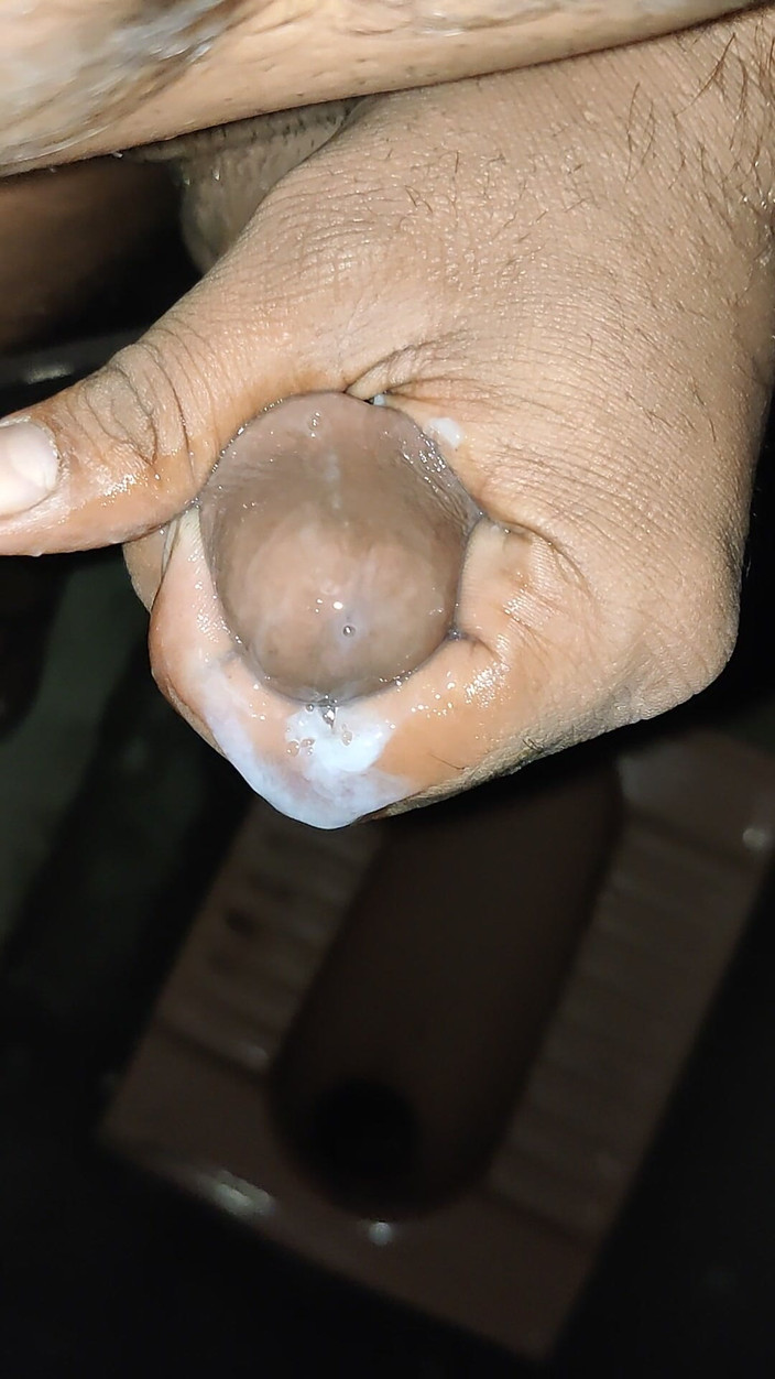 Horny Rocky: Prima volta mi sega il cazzo