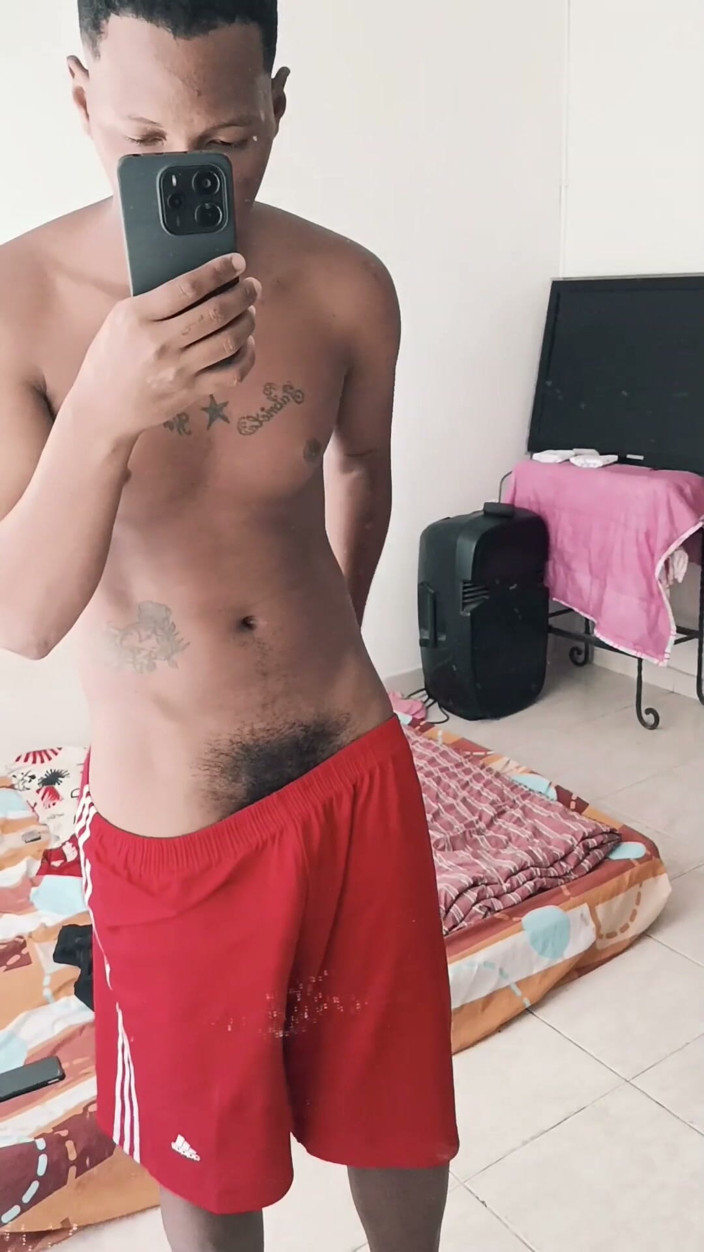SANTIXXX19CM: Negro bbc la masturbación con aceite amateur Bigdick