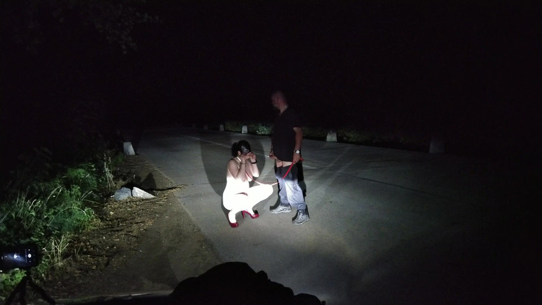 Toilet Mommy: Altes Schwein Pervers, Pissender Sommersex Im Freien