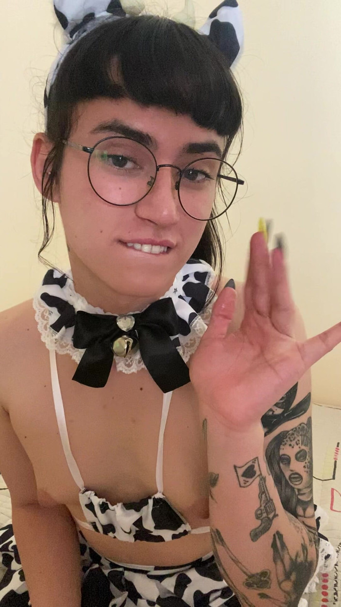 Victgirl: Vrei niște lapte? Fată mare, fantezie cu vaca