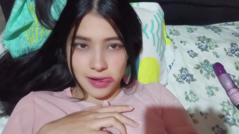 Yulieth Gomez: Seks met een geil meisje na terugkeer naar huis