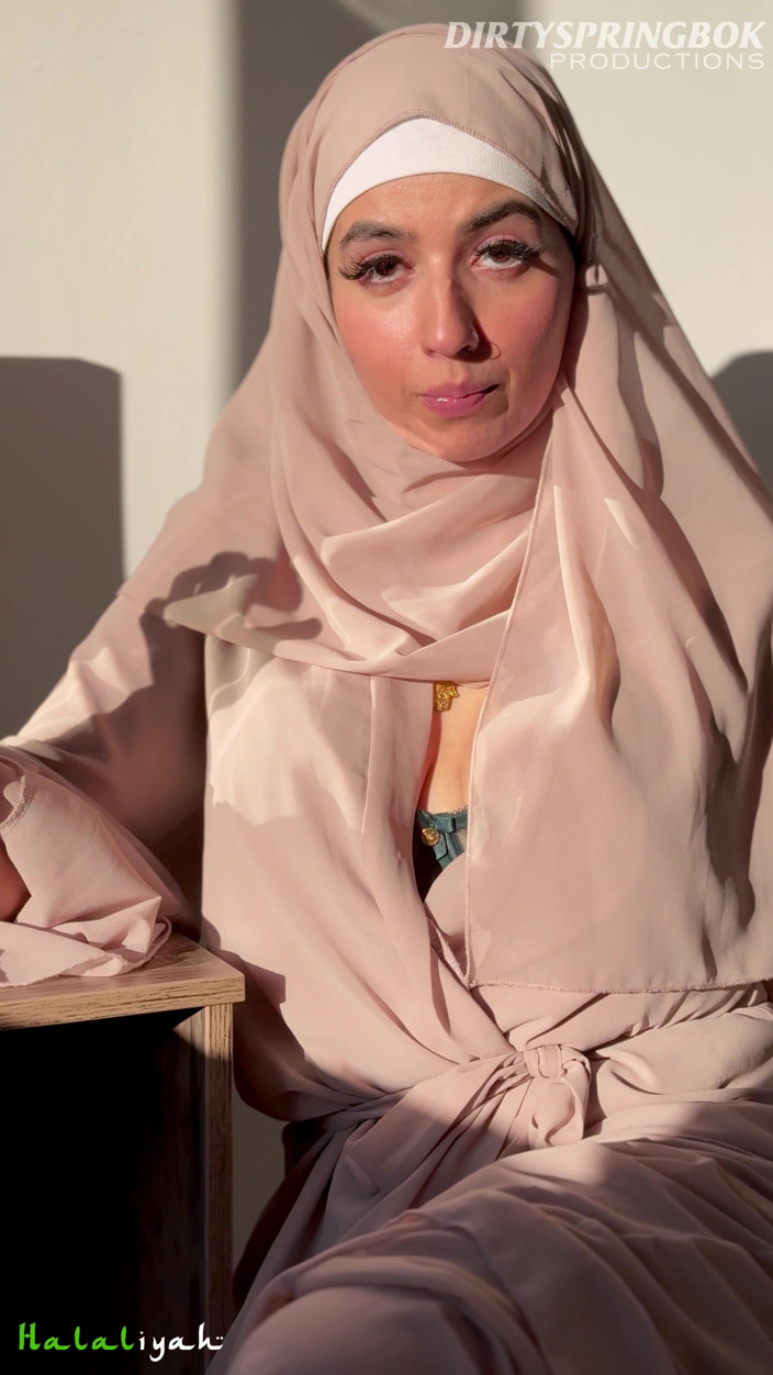 Aaliyah Yasin: Hijabi Aliyah Gives You Cum Eating Instructions