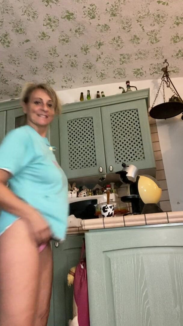 My Wife Luna: Jakmile se probudí a okamžitě na videochatu s mým fanouškem