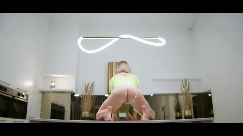 Laura Dee: Sensual Solo Tease in Luxury Kitchen with Laura Dante