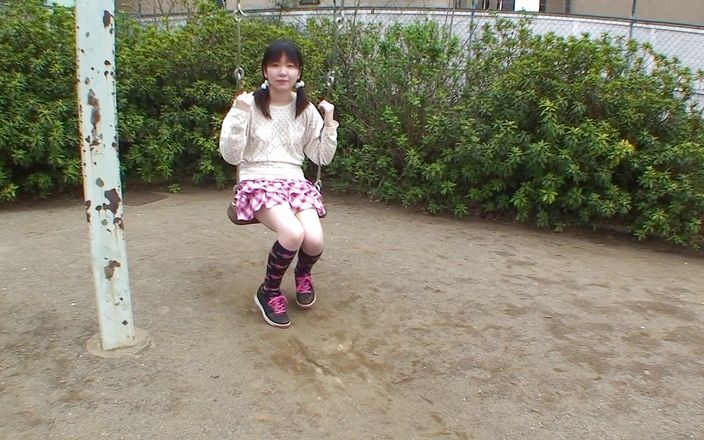 Japan Lust: Mamiko жаждет получить этот член в ее киску