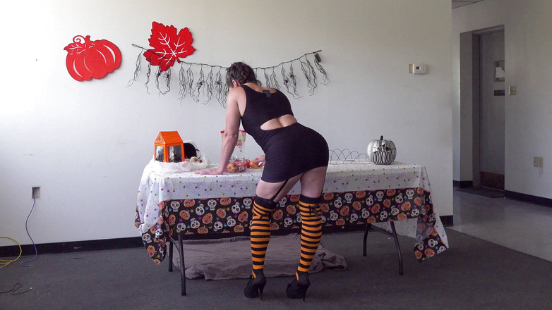 Sammi Starfish: Halloweenská párty na klinice spermatu