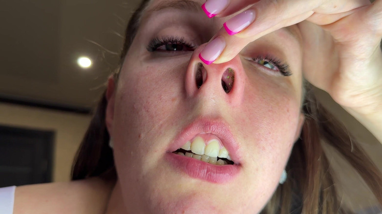 Hottie goddess: 生くしゃみ豚鼻