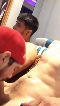 Meus 2 amantes recebem um boquete lendário do grupo