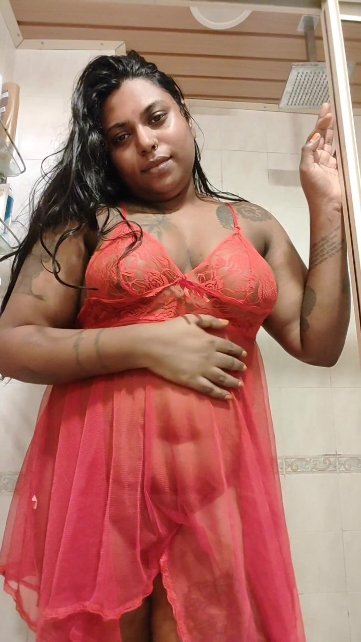 Ilariafajralilura: GF Ilaria Wants Ramesh to Watch Her Clean Herself up...