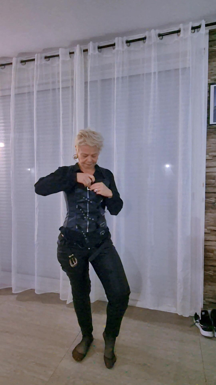 Sofy13: 连下面都要煮熟。你想看看