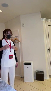 Ünlü gyaru hemşire hastanede, derin gırtlak zevki tekrarlanan doruğa ve dölleme bitirmeye yol açıyor