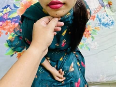 Adik tiri seksi saya berkongkek kali pertama dengan saya