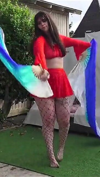 Awek putih dengan pantat besar yang tinggal dalam khayal membenarkan saya creampie tanpa diketahui