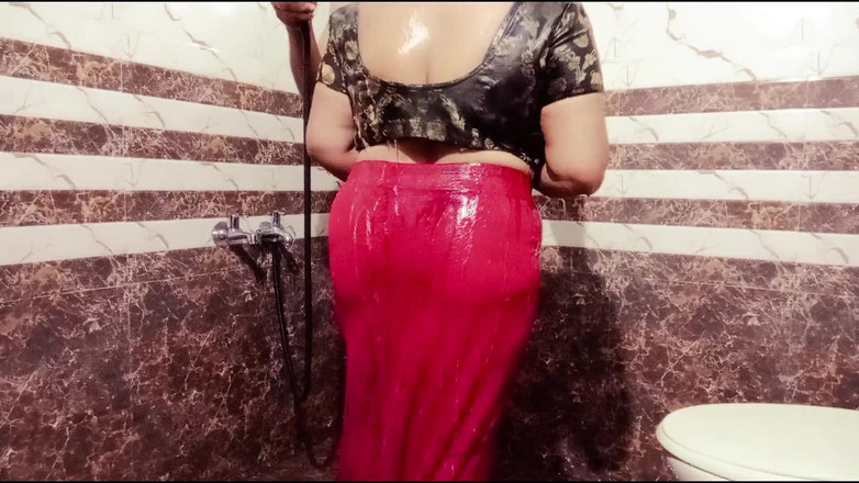 Your Arya: Spolužák Ladki Ko každoročně den par vysoké školy Ke koupelna me...