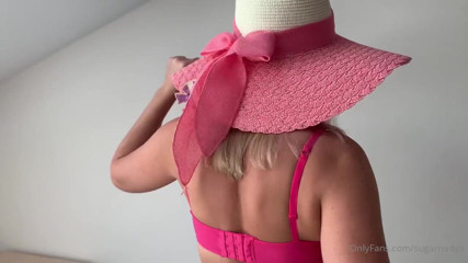 SugarNadya: Uma loira sexy se dando bem com seu pau na...