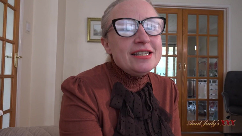 Aunt Judy's XXX: AuntJudysXXX - Vaše zralá milf lektorka paní Andrea Ann najde nový...