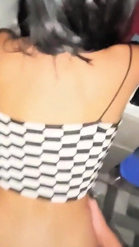 Echte seks met dit prachtige meisje! Latina petite met een perfect lichaam