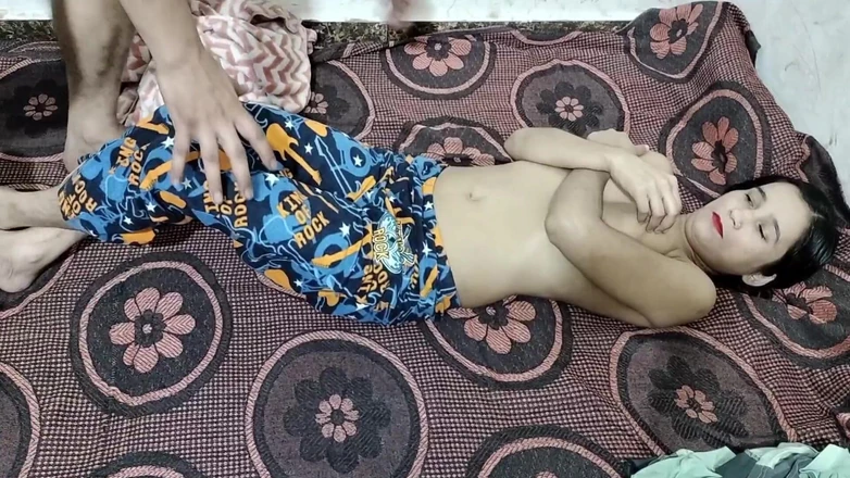 NAASRIN KHAN: Hot Aunty Ko Akele Me Chod Diya