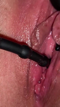 Coño palpitante de orgasmo con estimulación de mi uretra