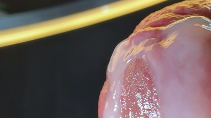 Leonardo-1974: Un pénis mouillé se masturbe