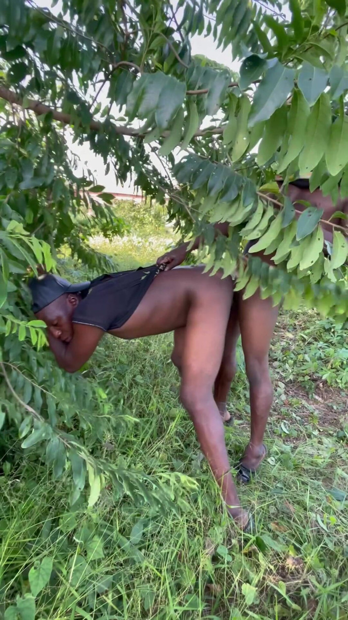 Sexylary: Açık havada prezervatifsiz sikiş