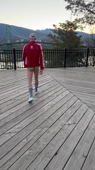 Pup Kettle: 흑인 대물 자지와 섹스하는 18세 소녀