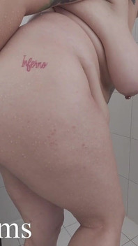 Latina Molhada