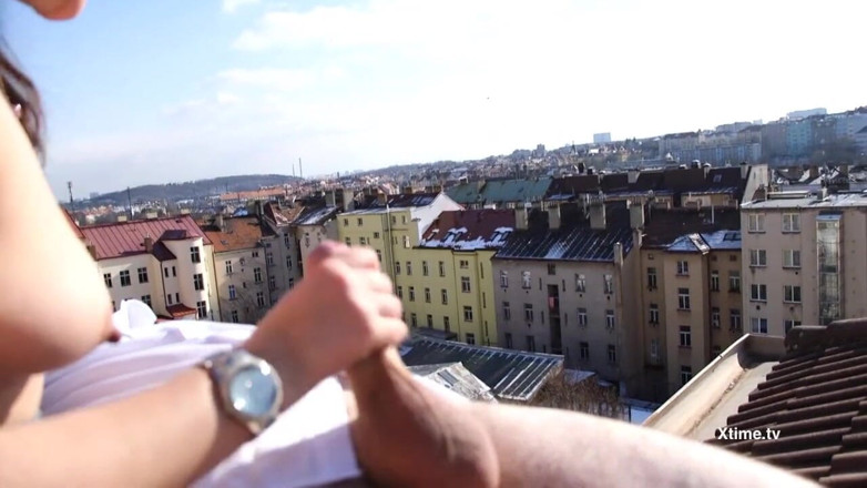 Andrea Dipre Channel: Andrea Dipre muie în aer liber pe acoperiș în Praga