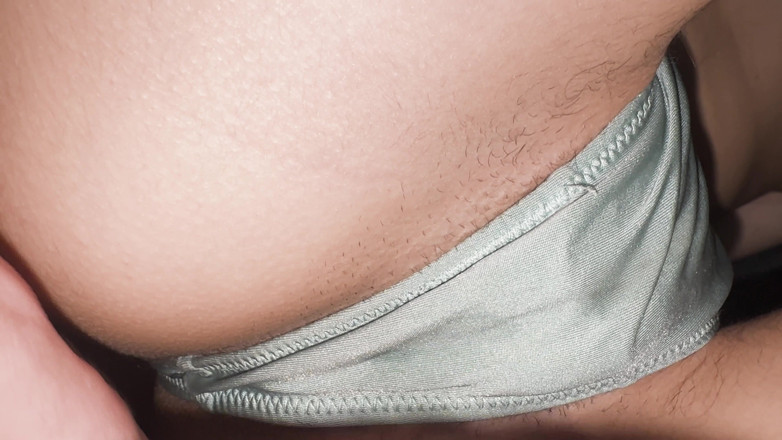 Emily 18: Acabei de completar 18 anos - Bearly Legal 18 colegial bunda vs primeiro...