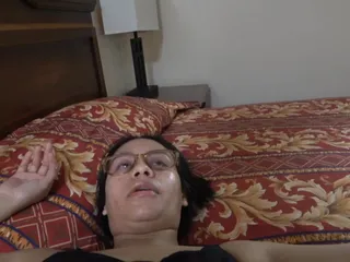Menina mexicana, ela vem ao meu quarto de hotel e eu a fodo eu terminei dentro de sua buceta apertada