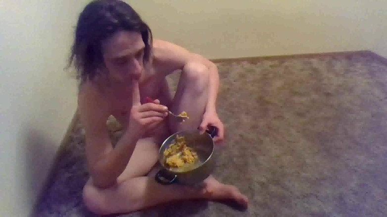LilTaste: Comiendo más pasta cheesa desnuda; Solo burlas y eructar de...